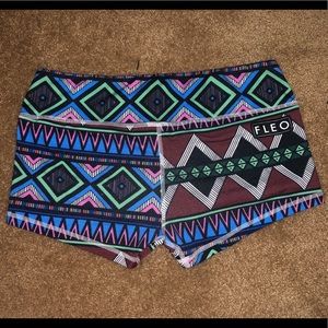 FLEO Tribe Vibes Shorts L